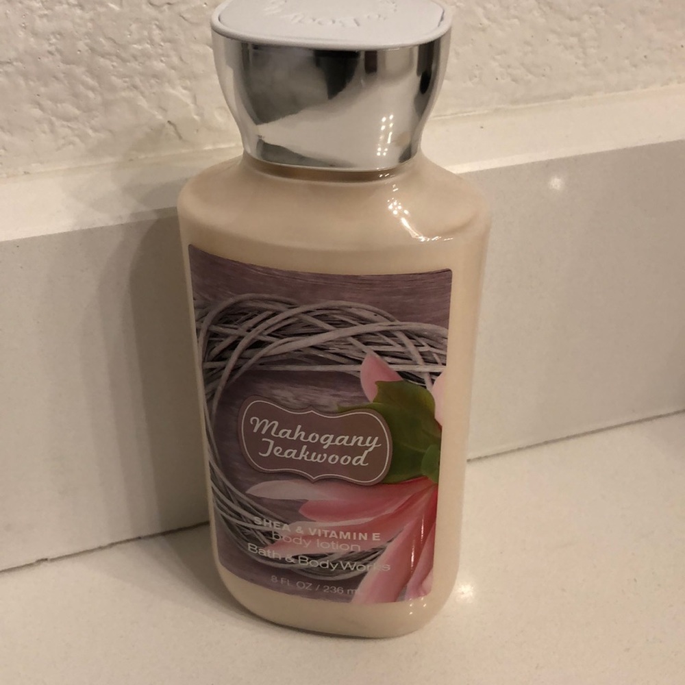 Rare Mahogany Teakwood Bath & Body Works body lotion